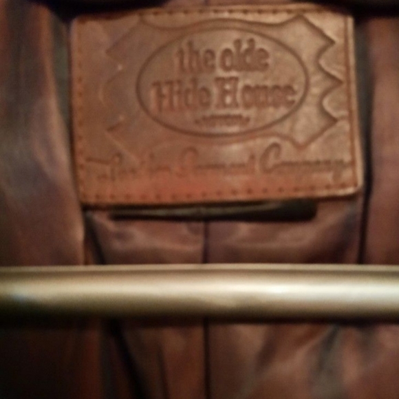 COAT - Picture 2 of 4